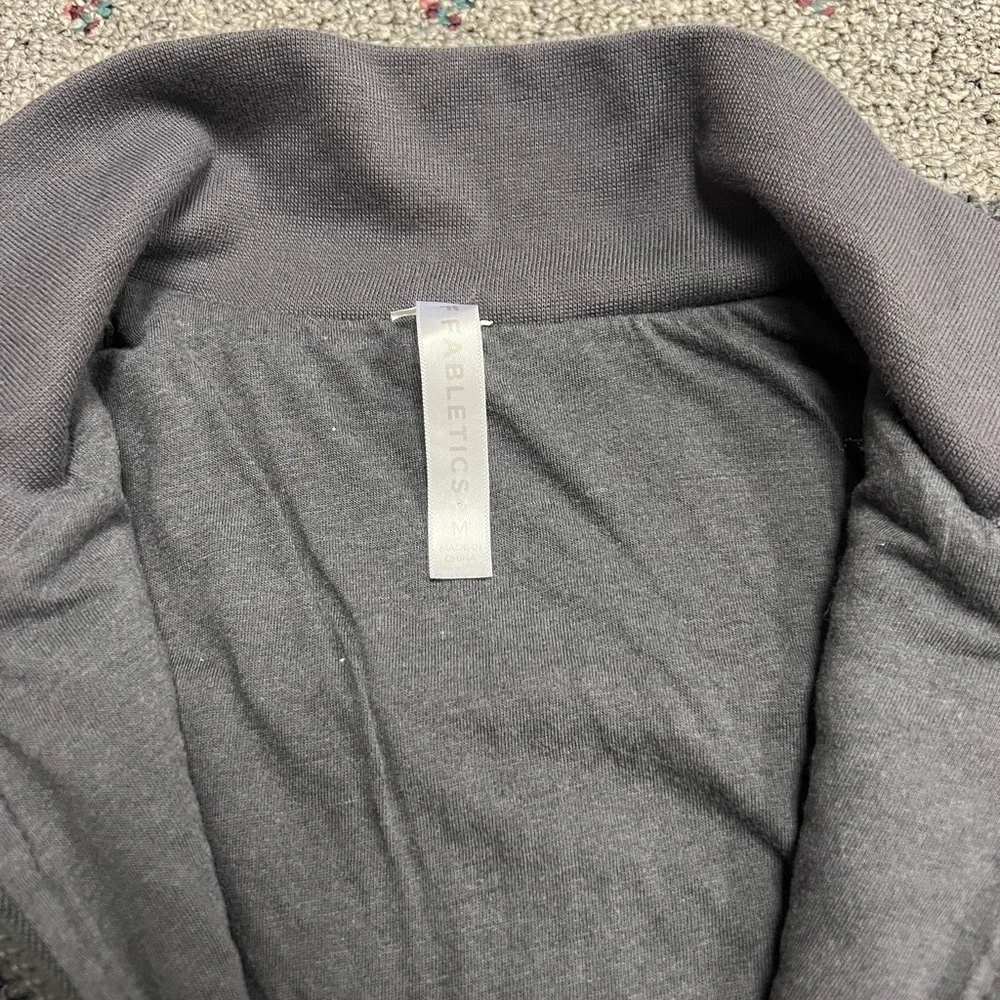 Fabletics QuarterZip - Picture 3 of 3